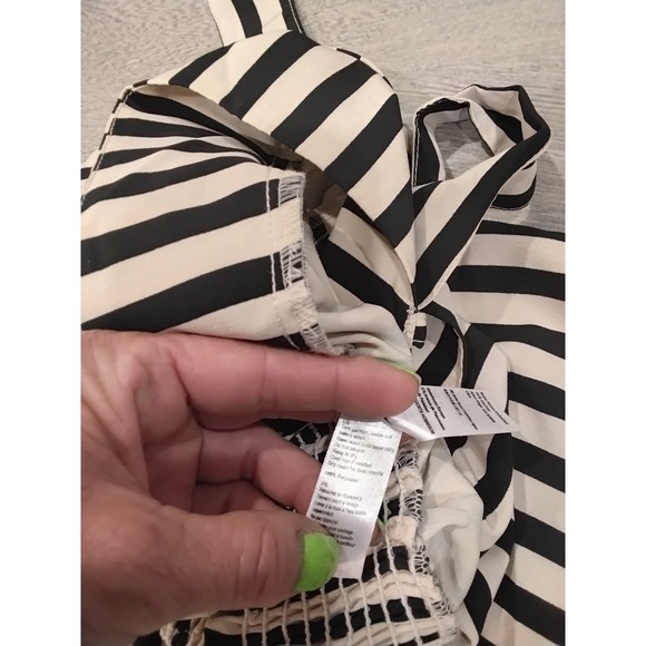 Amuse Society Striped High Waist Tie Front Pants Size Small Black Cream Cropped - Picture 5 of 5